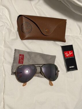 Ray-Ban Aviator Sunglasses with Brown Case and Black-Gray Lenses